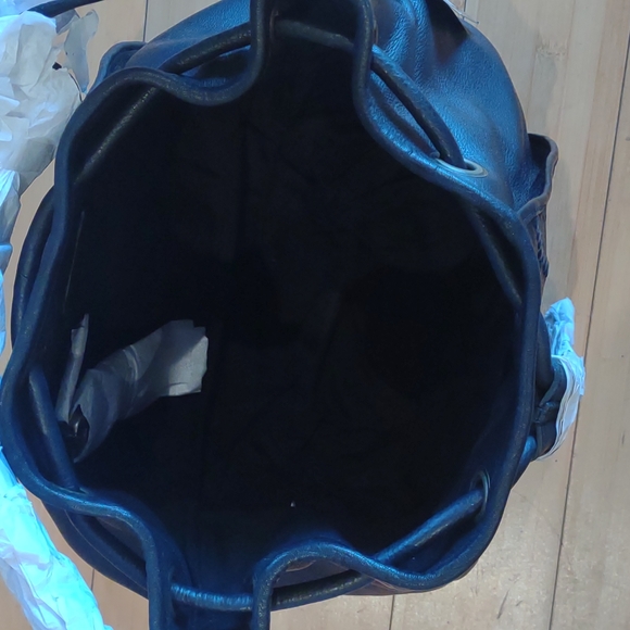 Frye Vivian Bucket Bag - Picture 6 of 9